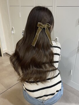 リト(riTo) 10代20代/透明感カラー/ロング