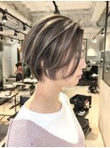 ハイライト　レイヤー ショートヘア　ボブ　くびれレイヤー 