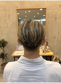 センターパート　刈り上げ　バレイヤージュ
