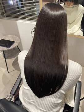 シキ 戸塚(Shiki.) イメチェン/ホワイトブロンド/外ハネボブ/美髪/戸塚 戸塚駅