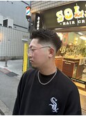 漢らしさ全開オールバックパーマ