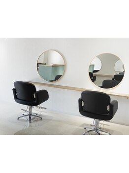 【門真市駅/３分】《9時～22時まで営業》経験豊富なベテランスタイリストによる施術がお仕事帰りでも叶う☆