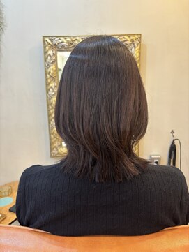 エルムトウキョウ(ELM Tokyo) ロングからバッサリ♪毛先のラインを残してミディアムレイヤー