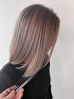 ジーレ(jiire)&nbsp;くすみベージュバレイヤージュ白髪ぼかし