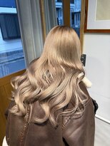 マニア(mania.)&nbsp;ミルクティーベージュシルバーグレージュケアブリーチヘーゼル