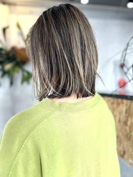 切りっぱなしボブ/ハイライト/ブリーチ/外はね/たまプラーザ