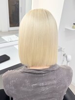 ゼロ 静岡(ZERO) ホワイトブロンド×切りっぱなしボブ【森谷心春】