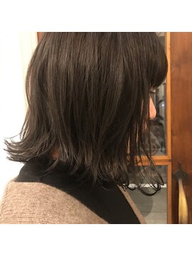 マウロア(MAULOA) "切りっぱなし 小顔 ワンカールロブ ナチュラル"  中西 英美子