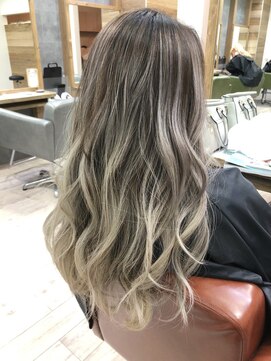 ジゼル(gisele) バレイヤージュ