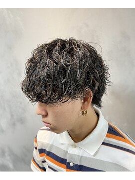 ワールドシップコウベ(WORLD SHIP KOBE) 波巻パーマえりあし残し