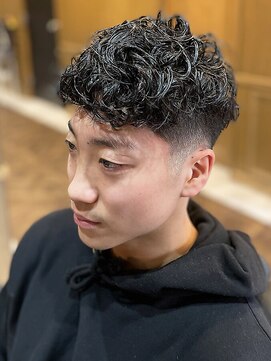 アフロ(AFRO) フェードパーマ