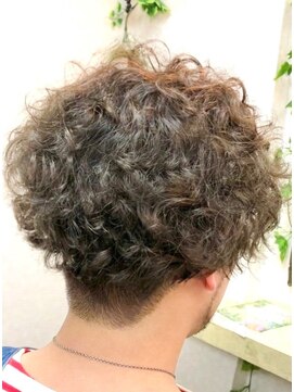 黄ぐまくん美容室 メンズ ランダムパーマ