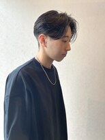 ラフ バイ マグ 南松本(R.A.F. by Mag) ニュアンスパーマセンターパートコンマヘアツーブロック刈り上げ