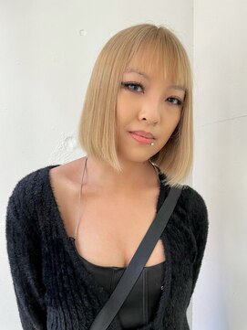 ルシアーアトリエ(Luthier atelier) ブロンド × 前下がりbob