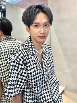 グロー 大宮(GLROW) ◆韓国大宮メンズセンターパートマッシュカルマヘア