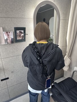 ウニュ(unu.) ミルクティーベージュ、ミニボブ、レイヤースタイル