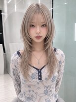 ノラ シンディ(NORA CYNDY) ブリーチハイトーンミルクティーブロンドカラーハッシュカット