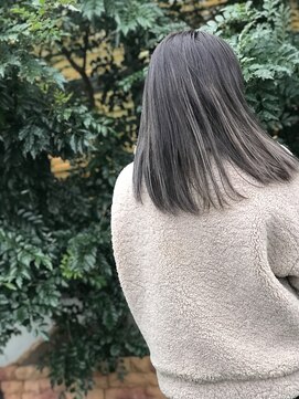 フェリスディーレ (Felice Deele) ストレートでも可愛い外国人風カラー