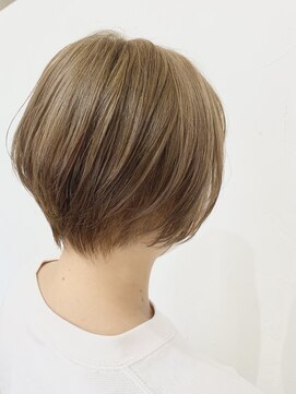 ヘアデザイン マノス(hair design mano's) ショートヘアー × ベージュカラー