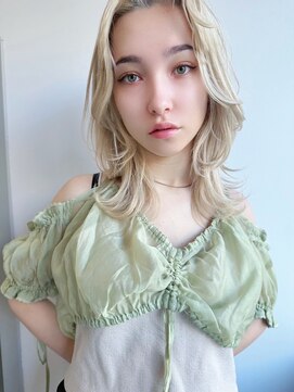 ホフ 大阪心斎橋店(F.O.F) ブリーチグレージュベージュショートボブショートレイヤー学割