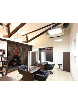 大人女性のお悩み解消に特化◎全国紙に掲載経験もある、トップレベルの実力派髪質改善サロン《arth》