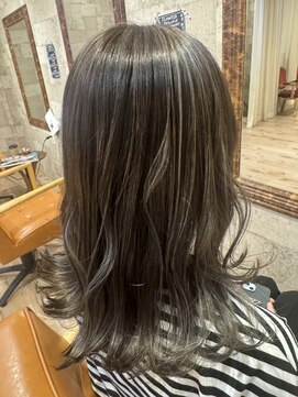 ヘアサロン アプリ(hair salon APPLI) ミディアム／ハイライト／透明感カラー/デザインカット