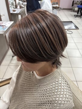 フィガロ デュデュ 新石切店(Figaro DOU DOU) 白髪ぼかしハイライト