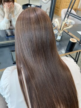 ラヴィエ(RAVIE) 【半田・髪質改善】縮毛矯正/トリートメント/マンツーマン