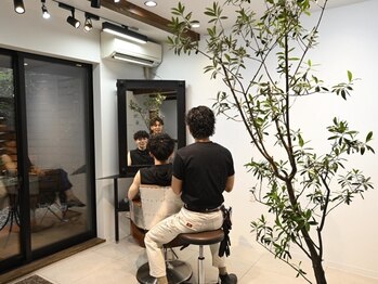 ベロ 福島(BELO)の写真/【福島駅2分/21時まで】遠方からのファンも多い、頼れるメンズスタイリストによるメンズの為の隠れ家サロン
