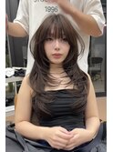 秋のトレンド韓国ヘアのハッシュカットくびれるレイヤーカット◎