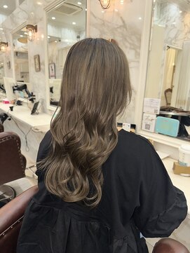 ティンク 関内(Tink) 透明感マットベージュ