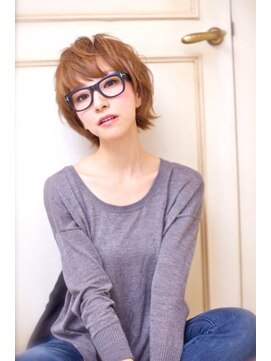 フォルテ 藤枝エピ店 モード感をとりいれた甘辛MIXショート