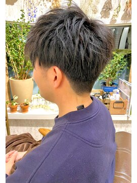 ヨル(Jor) 清潔感あるコンパクトショート♪♪