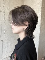 ペネロープ(Penelope)&nbsp;ショート/ウルフ/レイヤー/グレージュ　担当　夕島