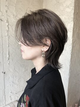 ペネロープ(Penelope) ショート/ウルフ/レイヤー/グレージュ 担当 夕島