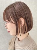 顔周りレイヤーカットくびれヘアミルクティーベージュカラー