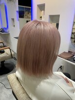 シードバイシャムロック(SEED by Shamrock)&nbsp;切りっぱなしボブ×ハイトーンカラー　ピンクベージュ