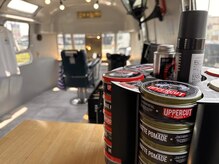 ユーゼンバーバーエアーストリームベース(YUZEN BARBER AIR STREAM BASE)の雰囲気（メインポマードはオーストラリアからUPPERCUTを導入）