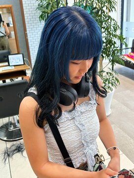 ハレル 戸塚(HAREru.) ブルー×ブラックデザインカラー/ブリーチカラー