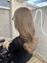 ヴィサージュバスク(VISAGE ba.s.k) 透明感×柔らかさ◎今っぽミルクティーベージュカラー