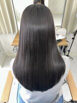 エミン(emyn)&nbsp;髪が変わる【美髪革命】艶髪/髪質改善/縮毛矯正/代々木