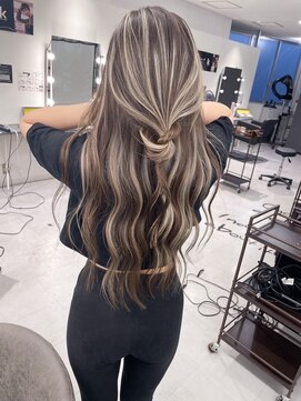 キング 心斎橋店(K!ng) ホワイトメッシュ/ツイスト/ツイスパ/パーマ/メンズ/眉毛