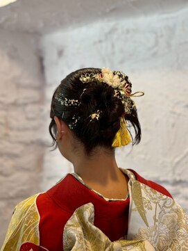 ヘアーアンドメイク カリーナ 馬込沢店(Karina) カチモリシニヨンヘアー