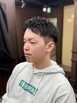 ヴィルバーバー(VIR BARBER) 束感ショート × ナチュラルフェード