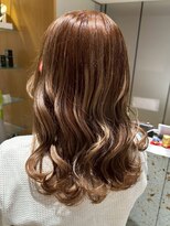 ナチュラル ヘアーデザイニング(Natural hair designing)&nbsp;キャラメルブラウン/立体感カラー/細めハイライト/くびれ巻き