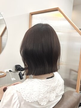 コットバイ ラヴェスト(Cott by lovest) 艶◎パープルブラウン×切りっぱなしボブ