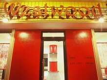 ウエストウッド(Westwood)の雰囲気（外観は可愛い黄色の壁に赤の扉！！）