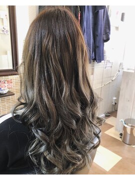 モーイ ヘア(Mooi hair) シルバー系カラー