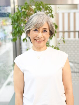 えがお美容室 50代60代に人気 白髪も素敵なショートボブ L えがお美容室のヘアカタログ ホットペッパービューティー