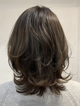 スタンス(stance) 髪質を選ばない！大人なクールミディアムスタイル！